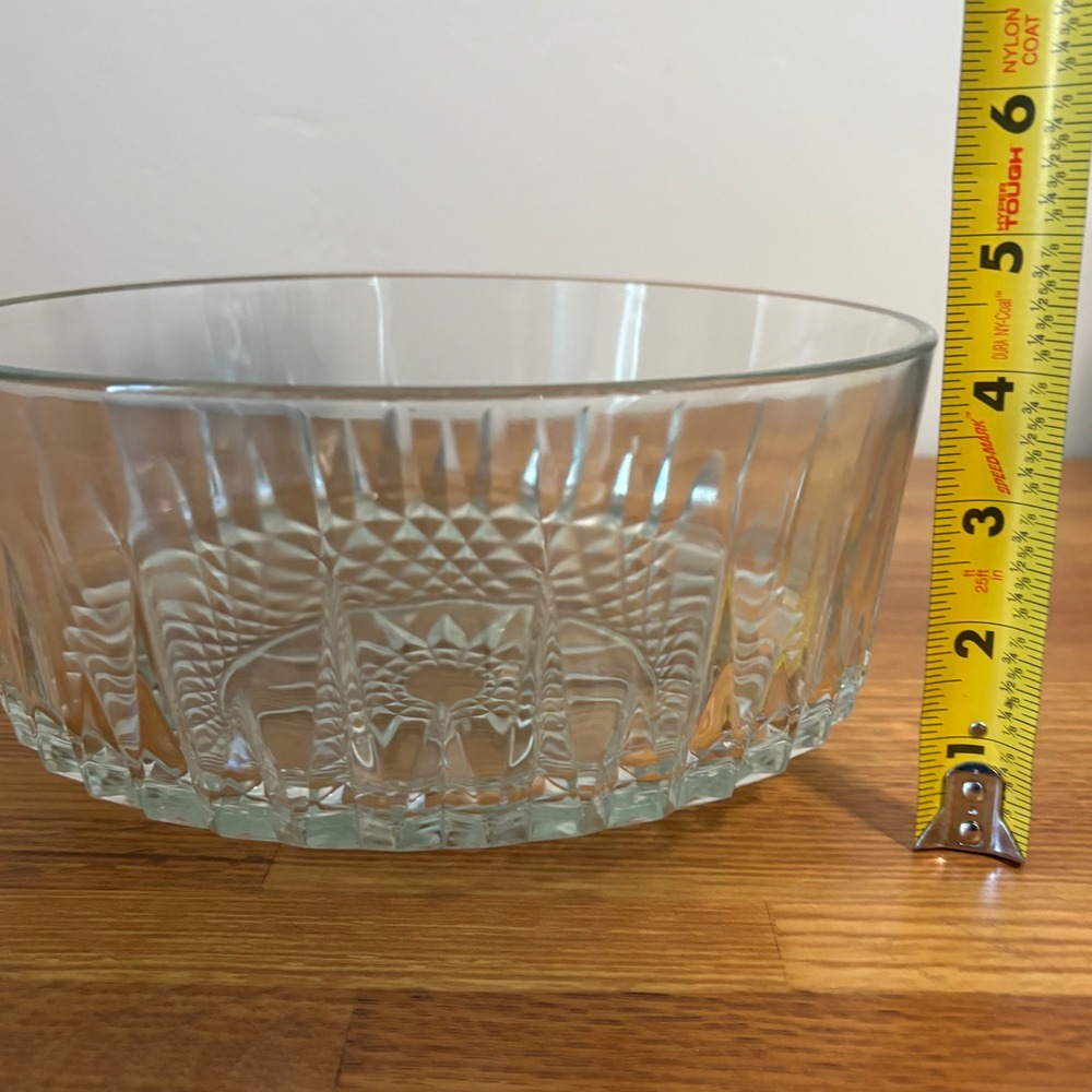 Arcoroc France Glass Serving Bowl Diamond Cut Starburst Pattern Clear‎ 8 inch - Picture 6 of 9